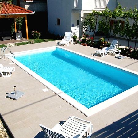 Filipovic Apartments With Pool บีโอกราดนาโมรู ภายนอก รูปภาพ