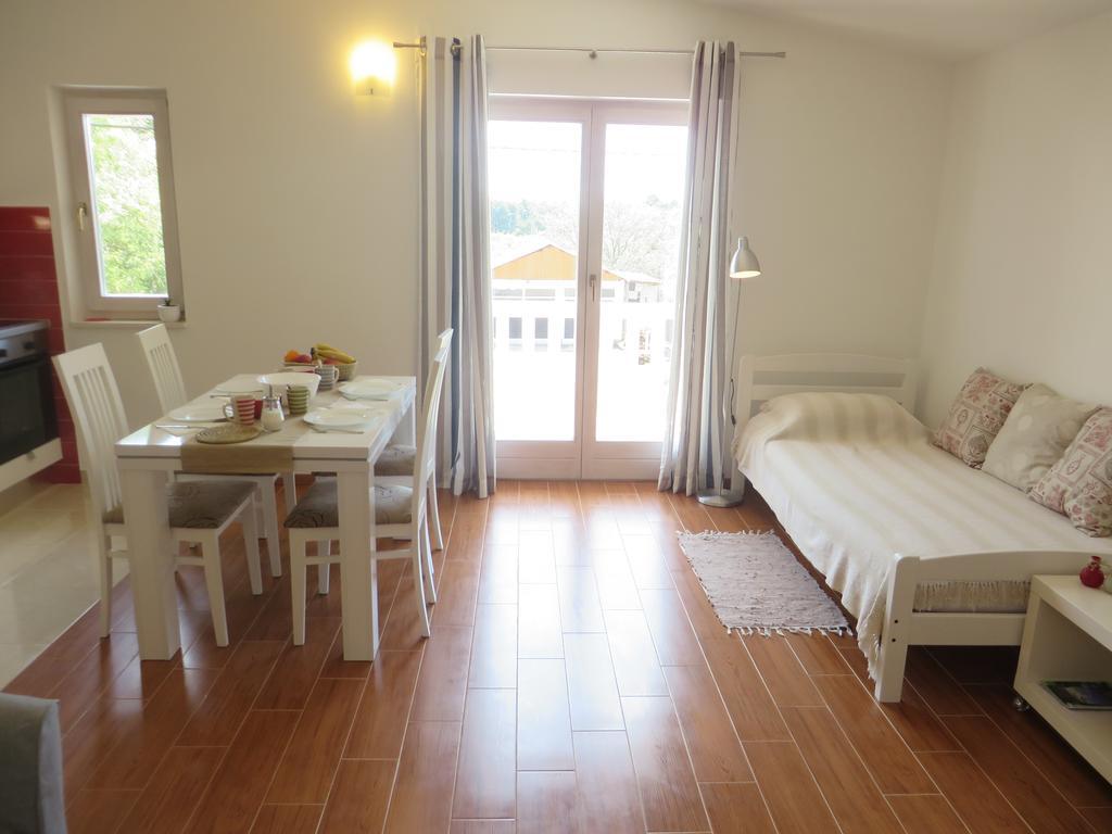 Filipovic Apartments With Pool บีโอกราดนาโมรู ภายนอก รูปภาพ